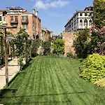 Hotel Madama Garden Retreat 4*