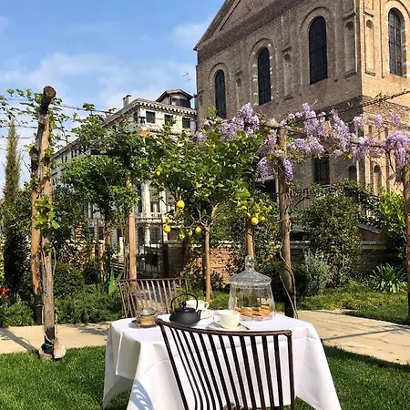 Madama Garden Retreat فندق 4*